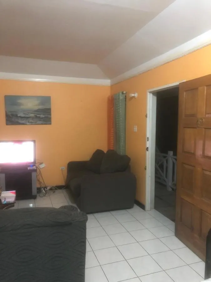Finest Accommodation Renfrew Place 1 Bedroom Apt # 42 New Kgn 4--12 Renfrew Rd Kingston Jamaica