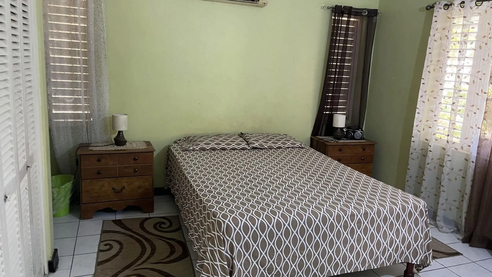 Apartment Finest Accommodation Renfrew Place 1 Bedroom Apt # 42 New Kgn 4--12 Renfrew Rd Kingston Jamaica